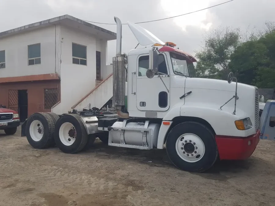 FREIGHTLINER FLD112 2001